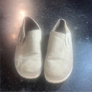 Crocs Tan Loafers Slip-Ons Casual Comfort